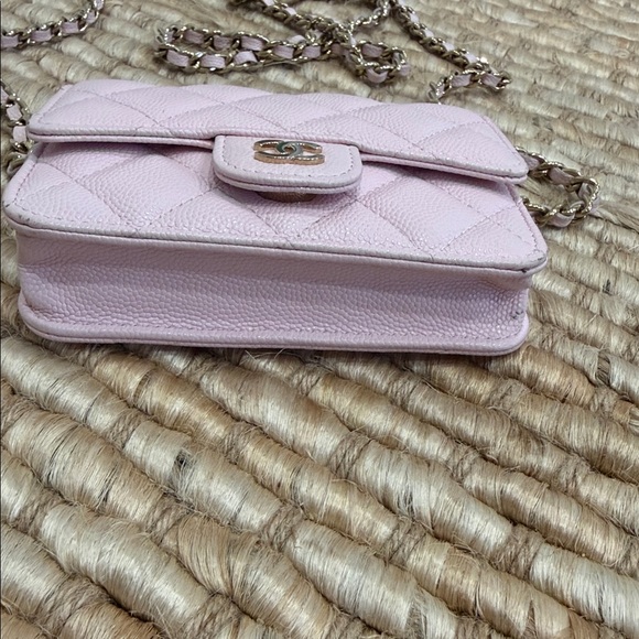 CHANEL Light Pink Quilted Mini Bag with Gold Chain - Picture 4 of 17